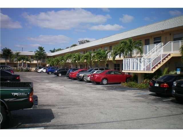 4061 N Dixie Hwy # 23, Oakland Park FL 33334 photo 3