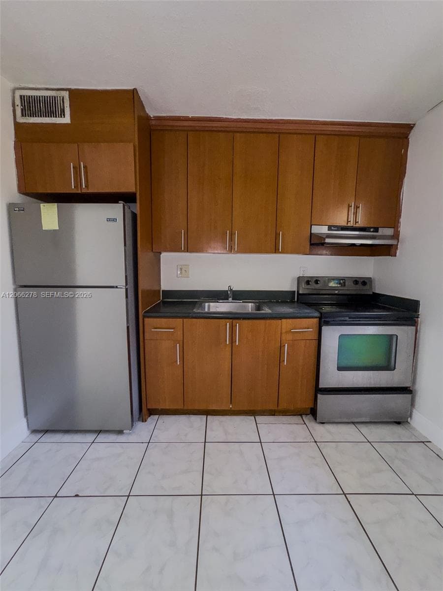 4061 N Dixie Hwy # 23, Oakland Park FL 33334 photo 5