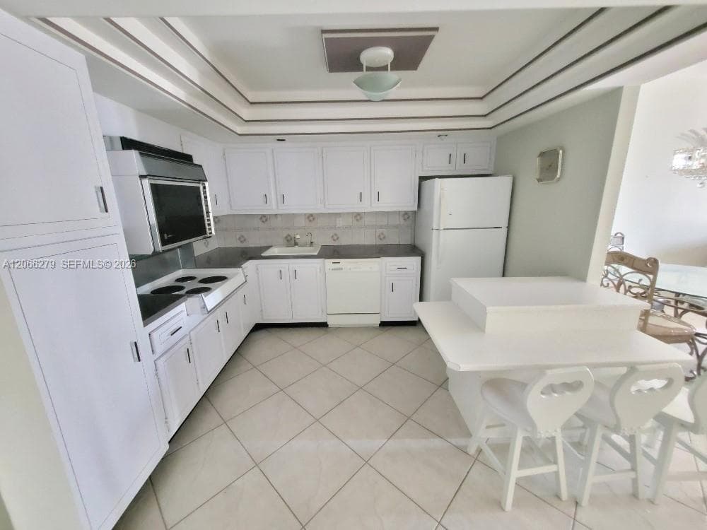 18041 Biscayne Blvd # 203, Aventura FL 33160 photo 2