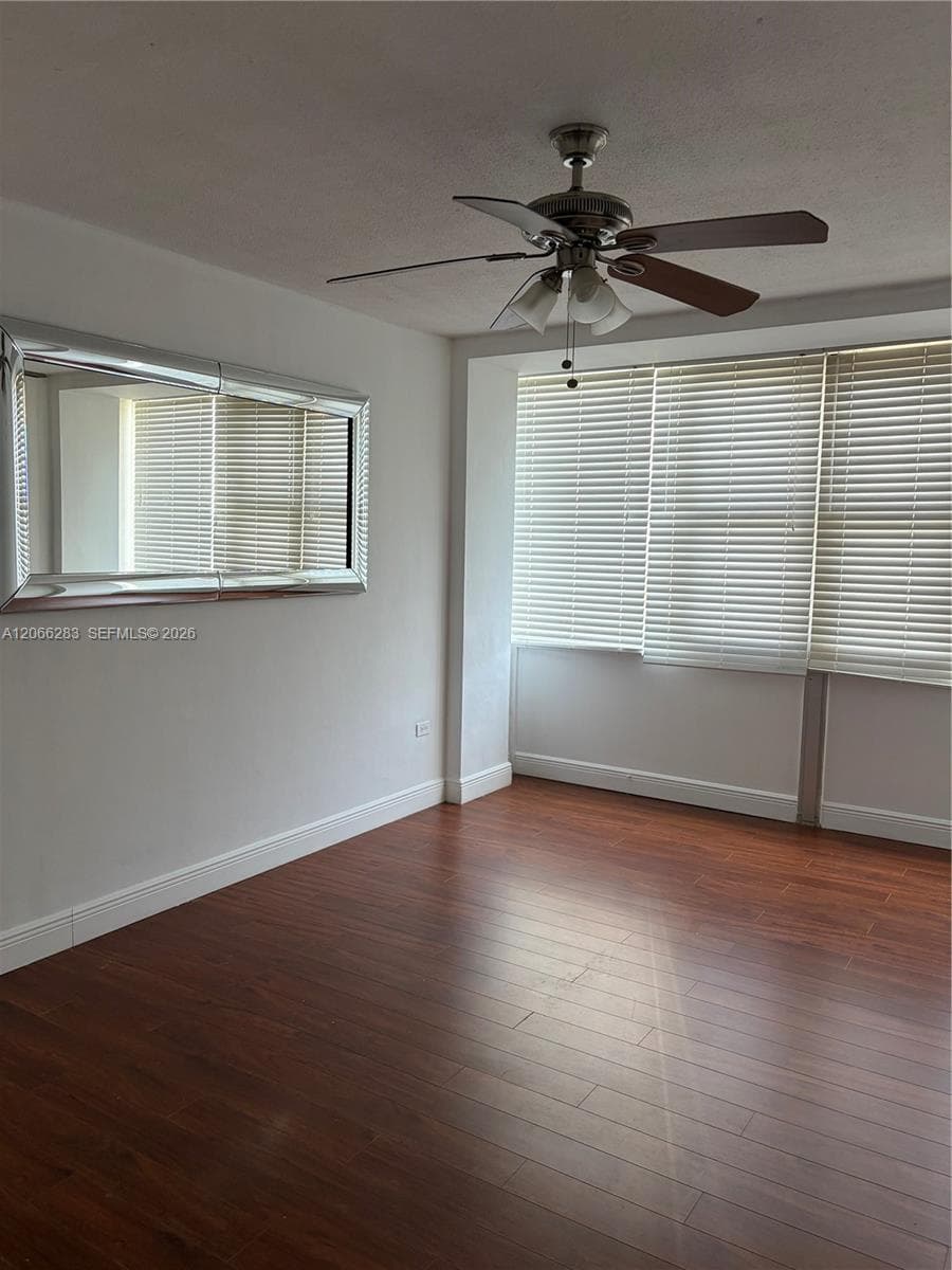 7545 E Treasure Dr # 5G, North Bay Village FL 33141 photo 4