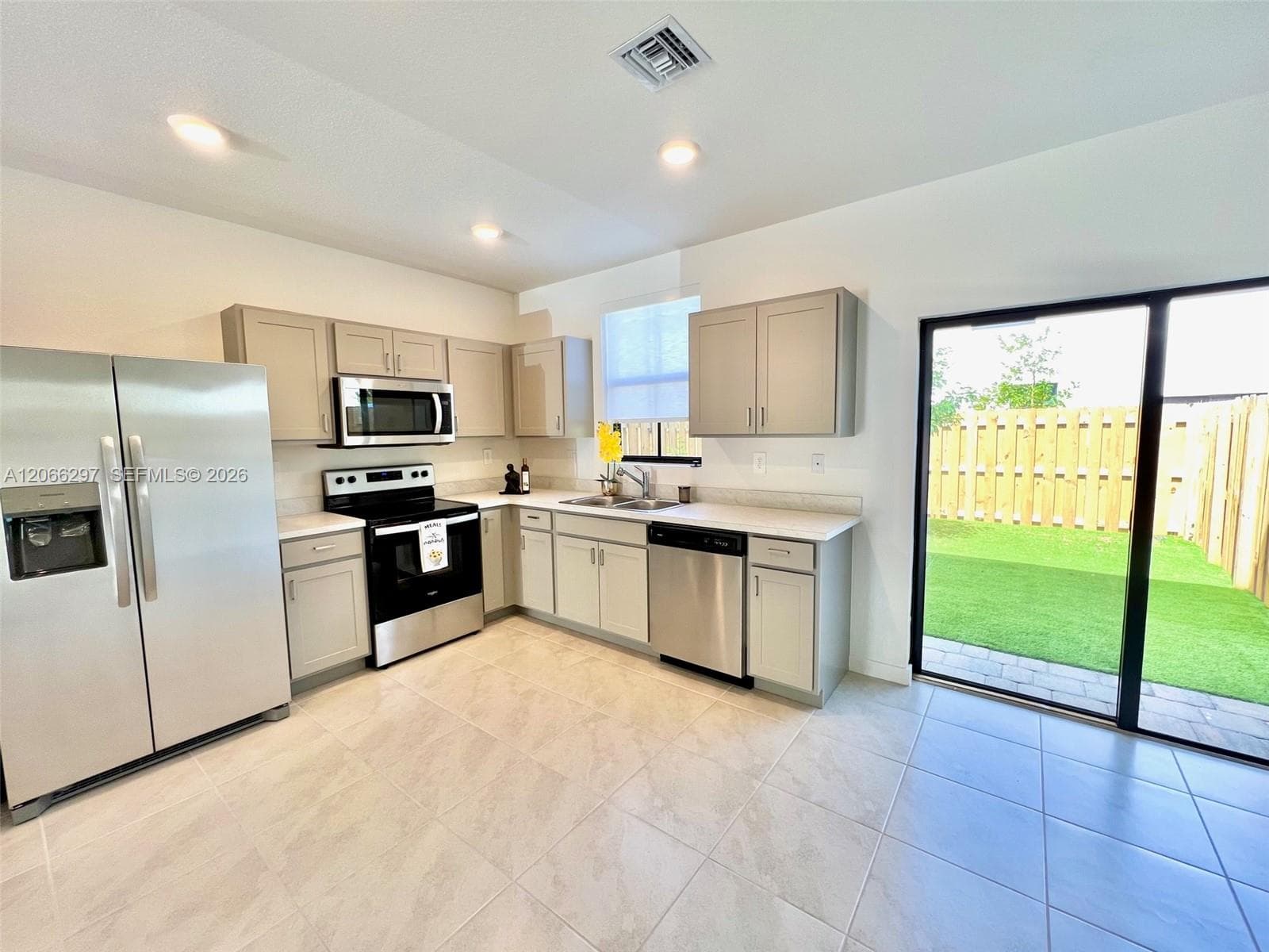429 NE 12th Street # 0, Florida City FL 33034 photo 2
