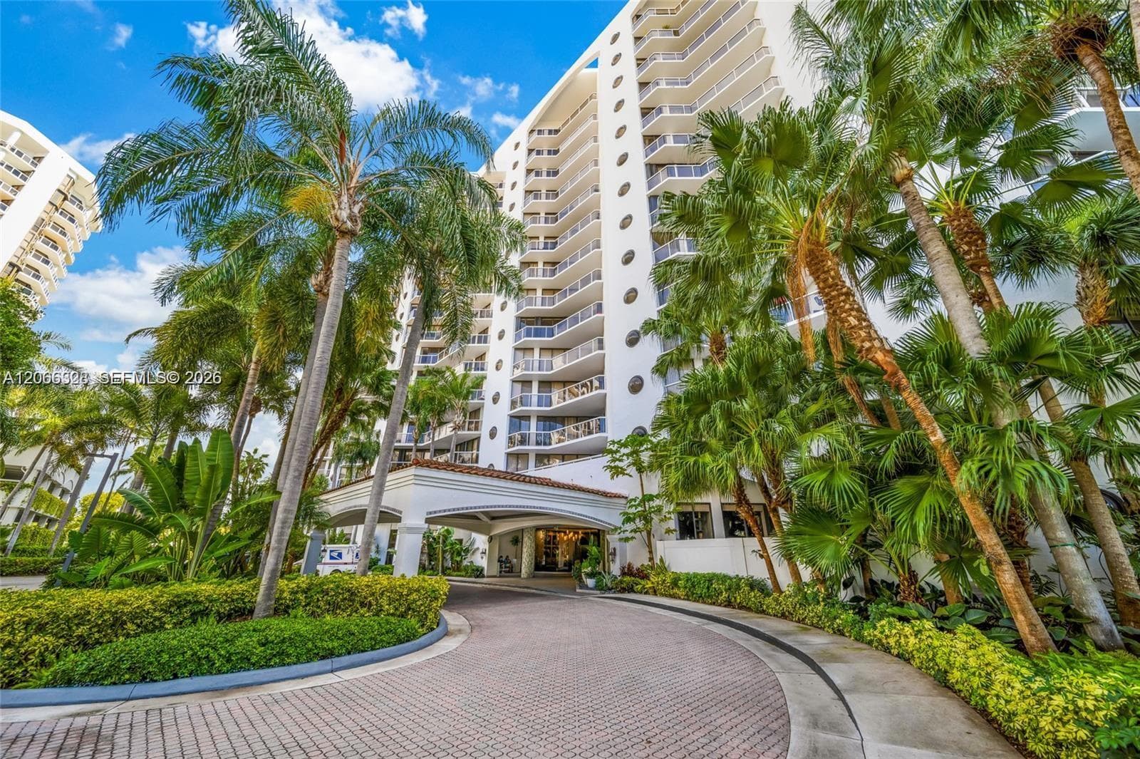 3610 Yacht Club Dr # 1114, Aventura, FL 33180 photo 3