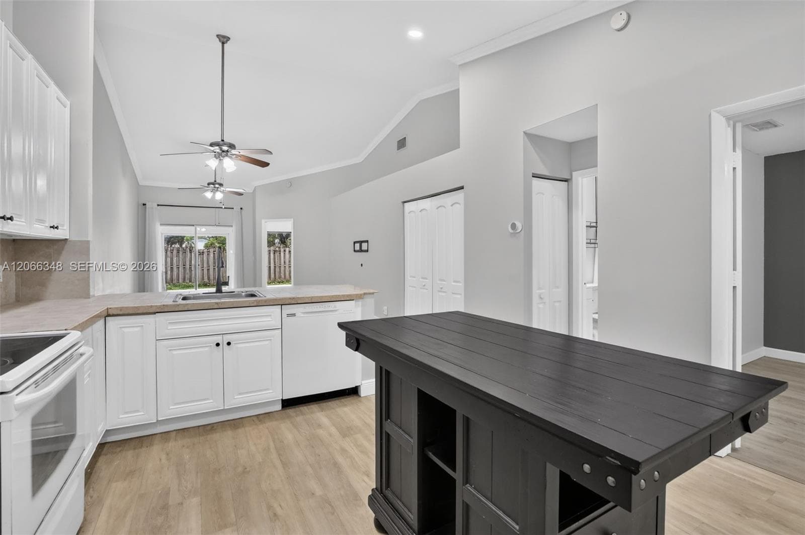 11065 NW 38th Pl, Sunrise FL 33351 photo 5