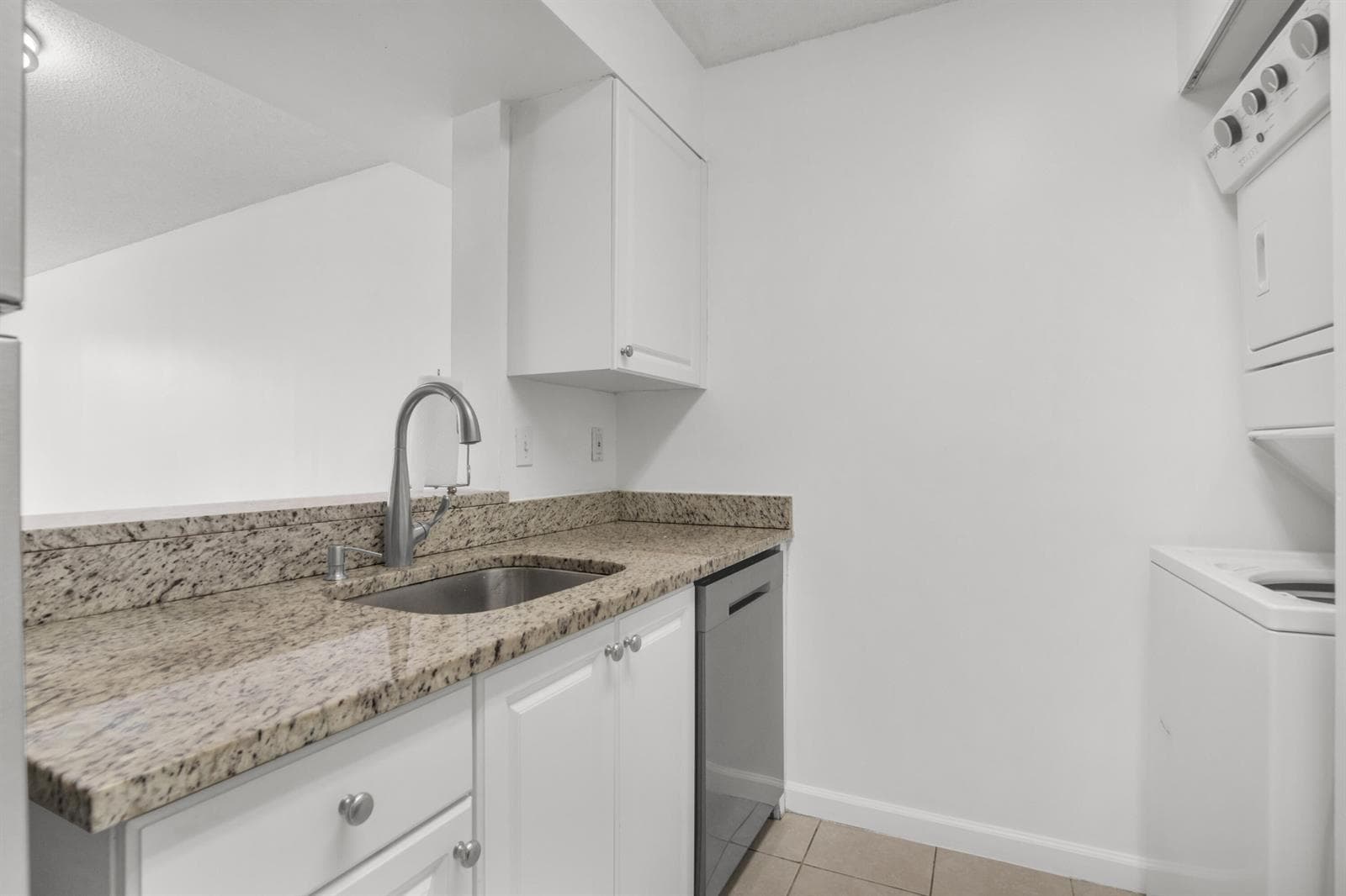 1341 SE 3RD Avenue # 112, Dania Beach FL 33004 photo 2