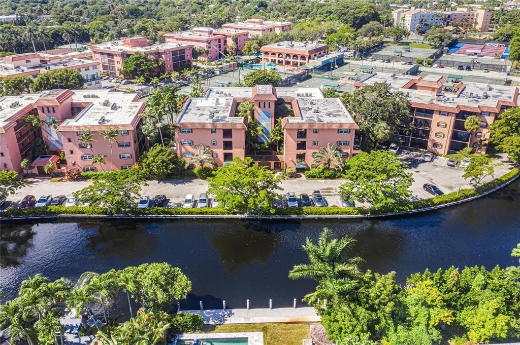 620 Tennis Club Drive # 103, Fort Lauderdale FL 33311
