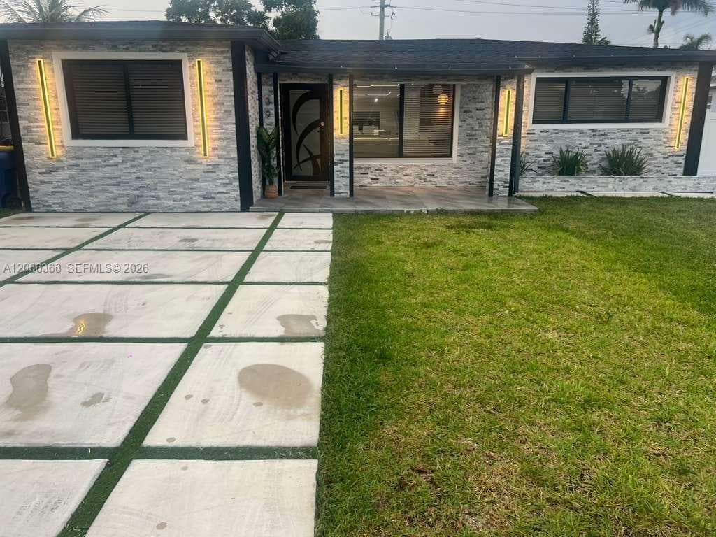 39 SE 7th St, Dania Beach FL 33004 photo 2