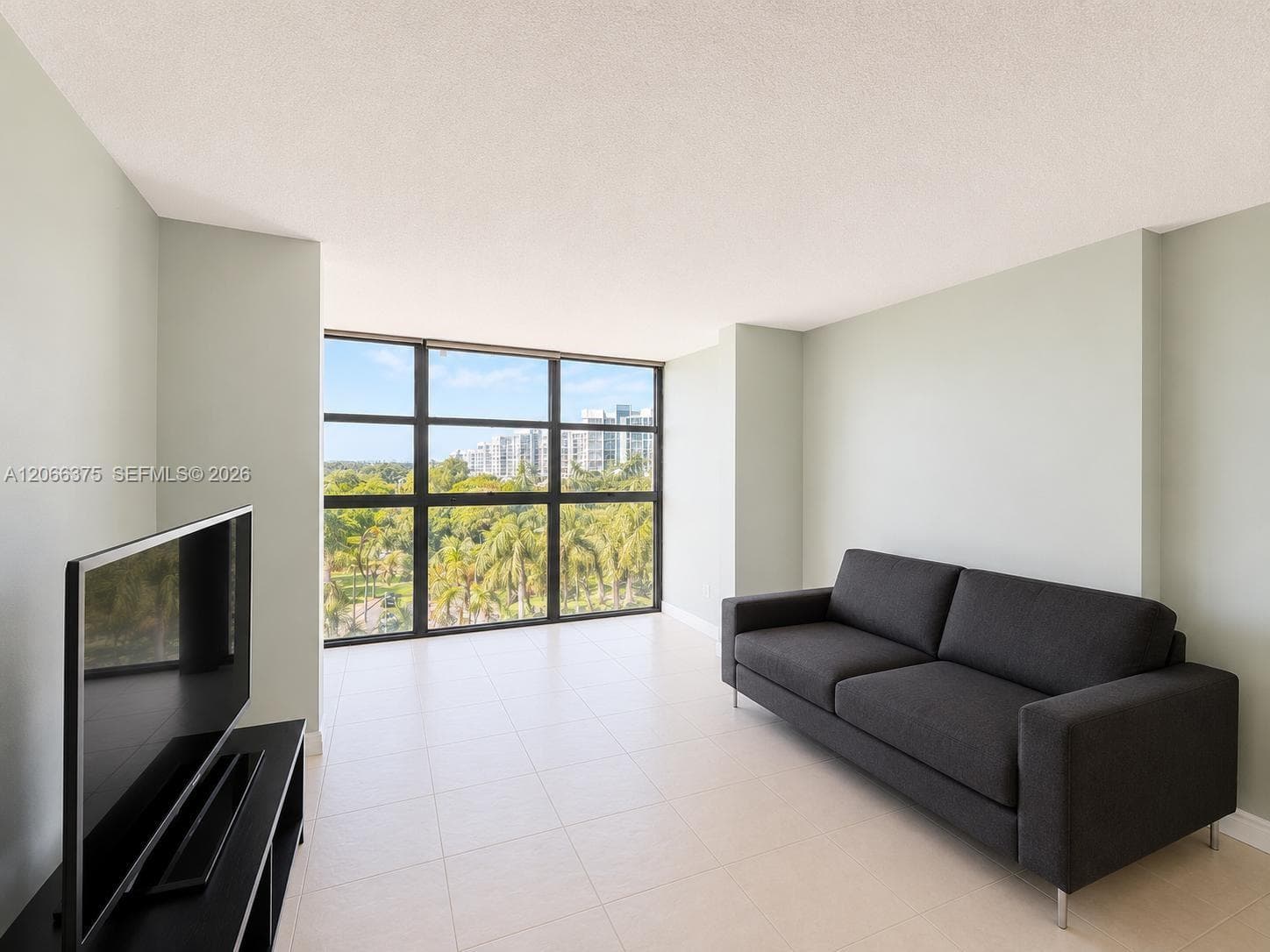 200 Leslie Dr # 727, Hallandale Beach FL 33009