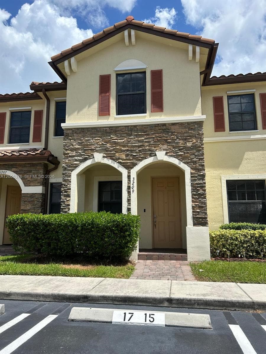 3209 SE 5th St, Homestead FL 33033 photo 2
