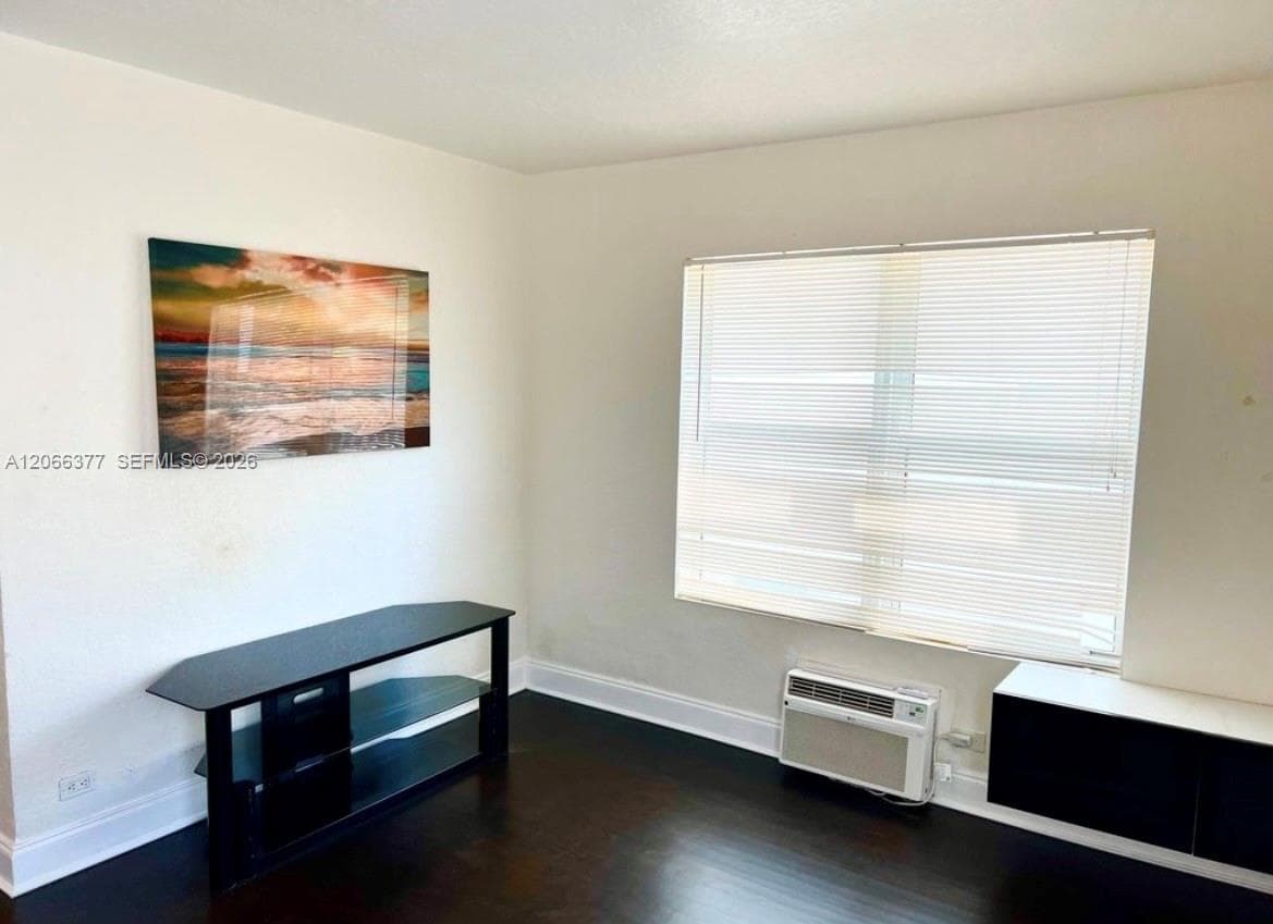 7334 Harding Ave # 4, Miami Beach FL 33141 photo 2