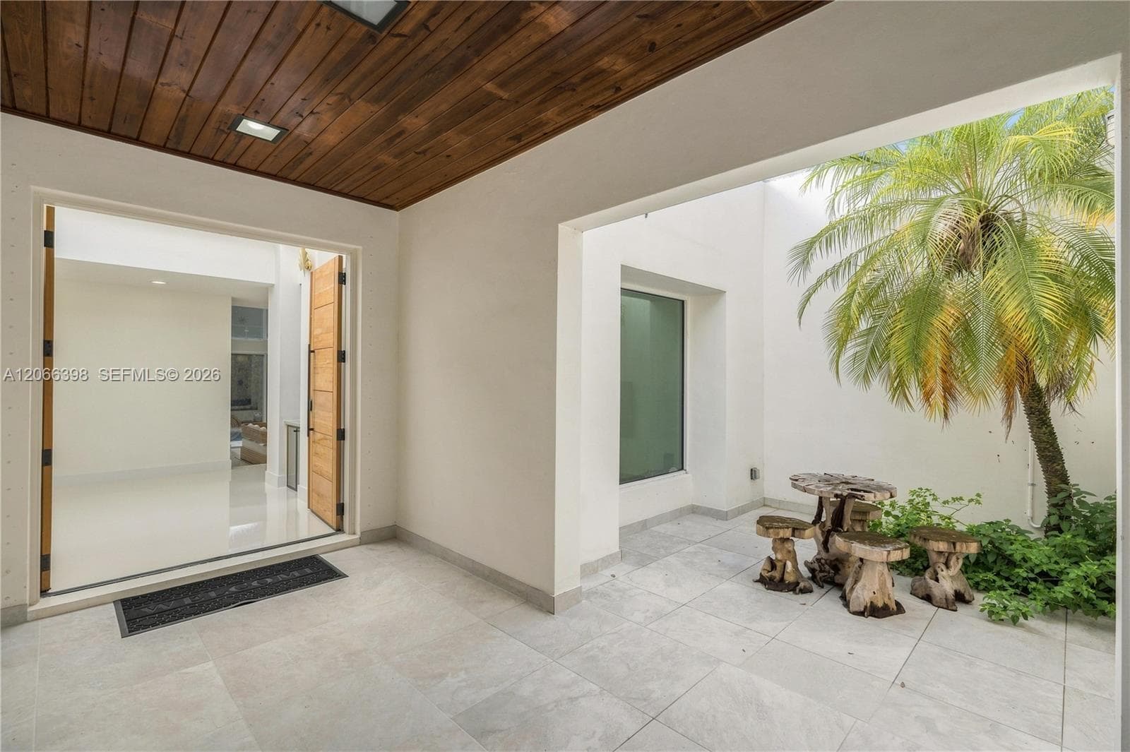 16203 NW 82nd Pl, Miami Lakes FL 33016 photo 3