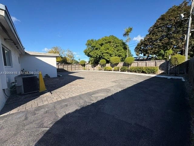 3221 SW 107th Ave, Miami FL 33165 photo 3