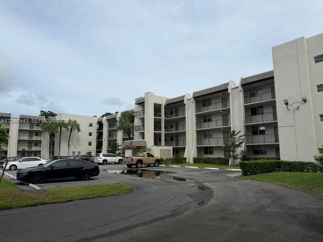 9420 Poinciana Pl # 407, Davie FL 33324
