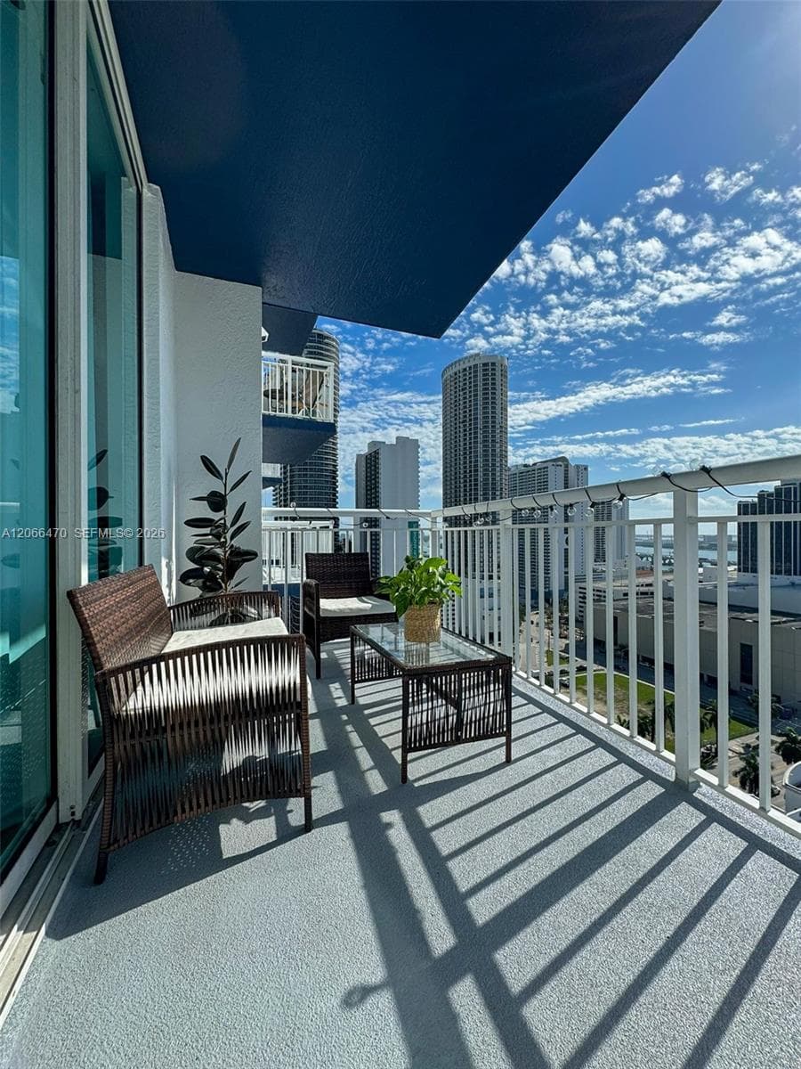 275 NE 18th St # 2004, Miami FL 33132 photo 4