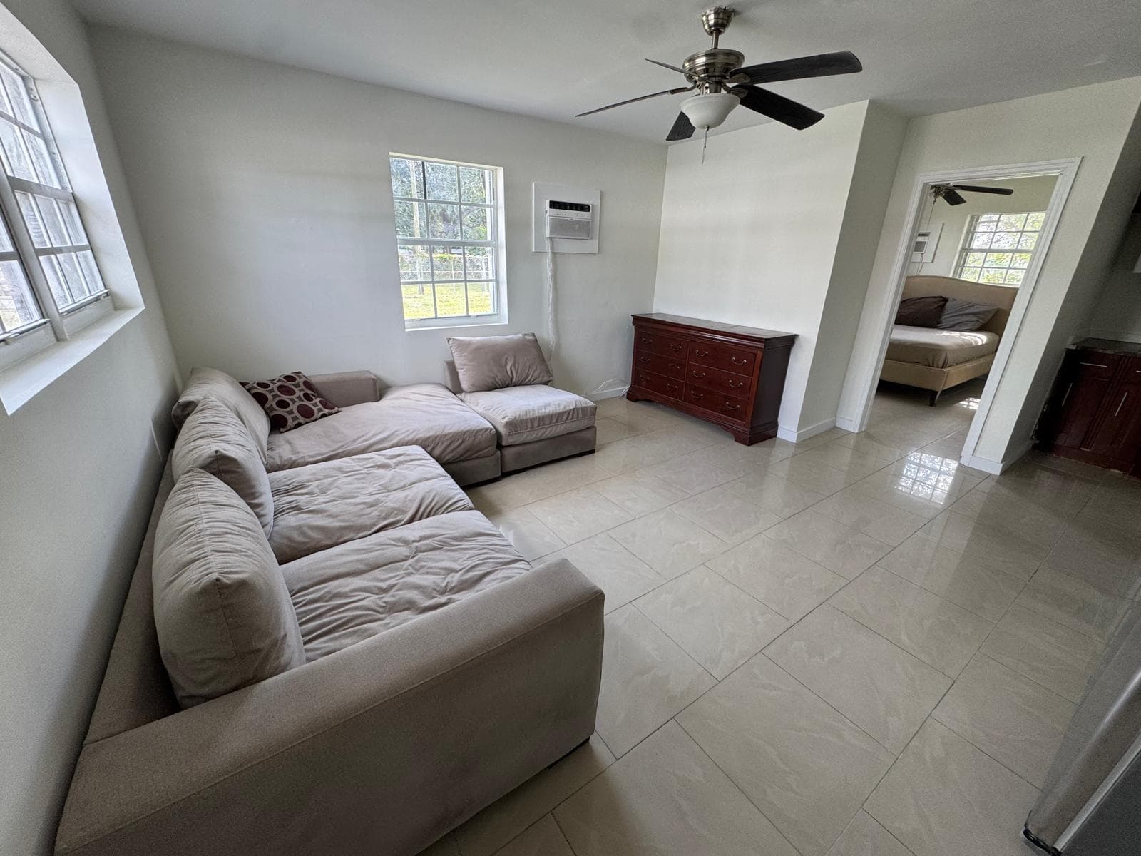 1042 Foster Road, Hallandale Beach FL 33009 photo 2