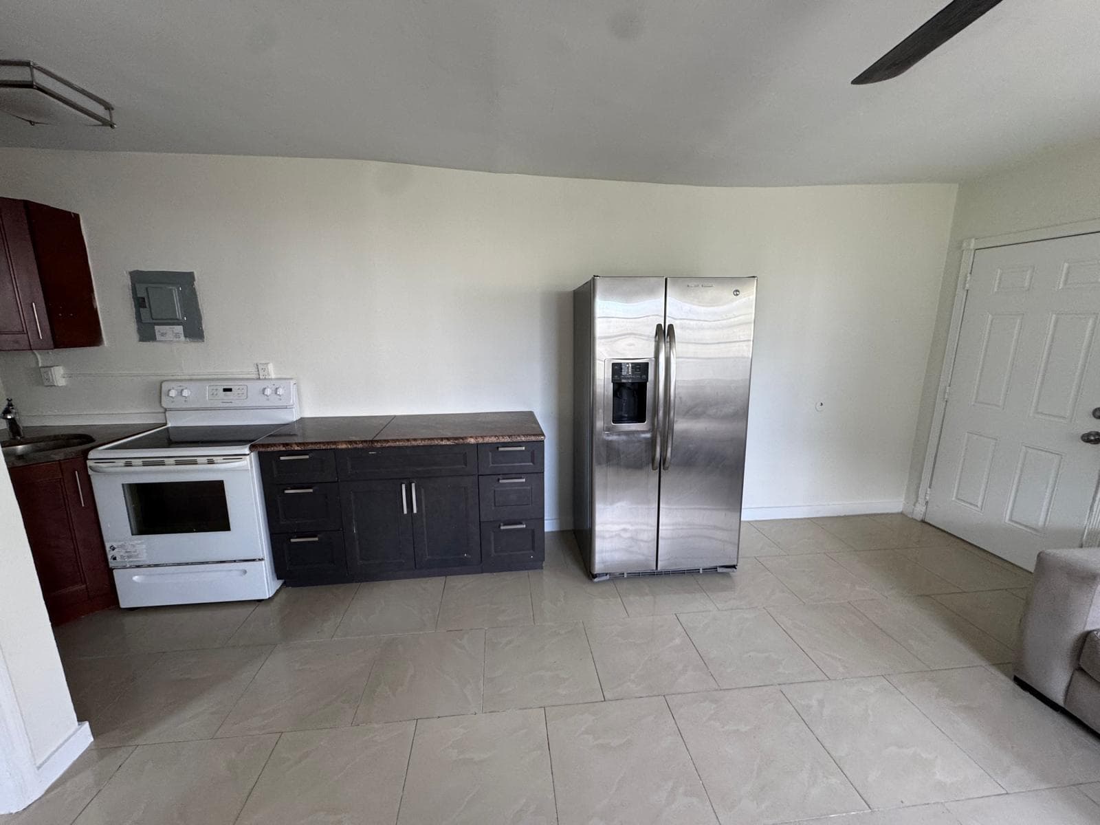 1042 Foster Road, Hallandale Beach FL 33009 photo 5
