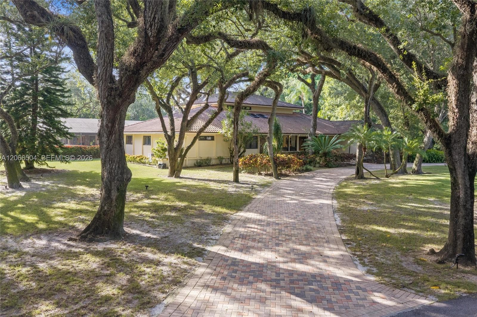 9490 Old Cutler Ln, Coral Gables FL 33156 photo 4