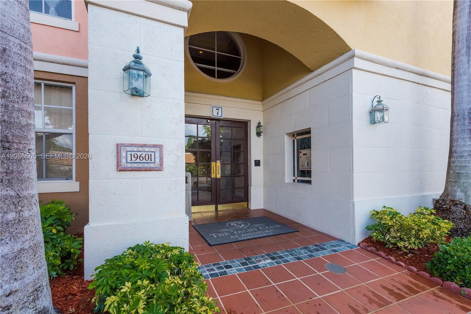 19601 E Country Club Dr # 7104, Aventura FL 33180 photo 2
