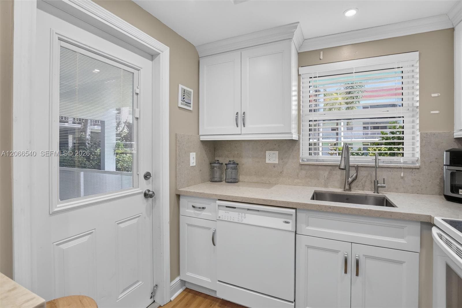 580 Egret Dr # 108, Hallandale Beach FL 33009 photo 2