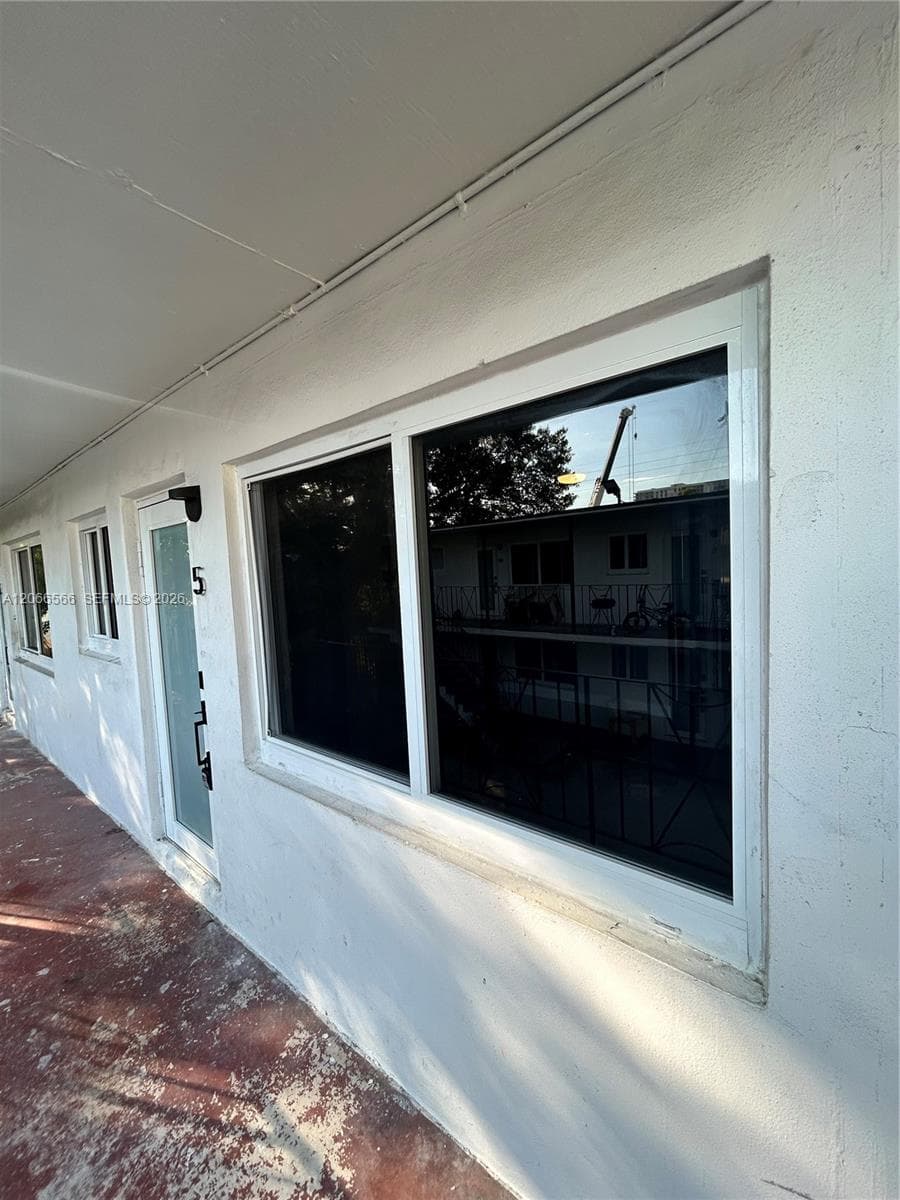 1150 NW 1st Pl # 4, Miami, FL 33136 photo 2