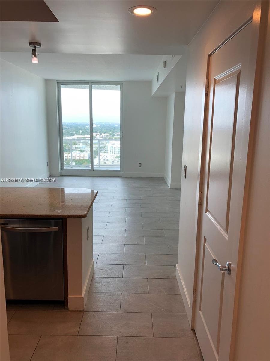 315 NE 3rd Ave # 2009, Fort Lauderdale FL 33301 photo 2