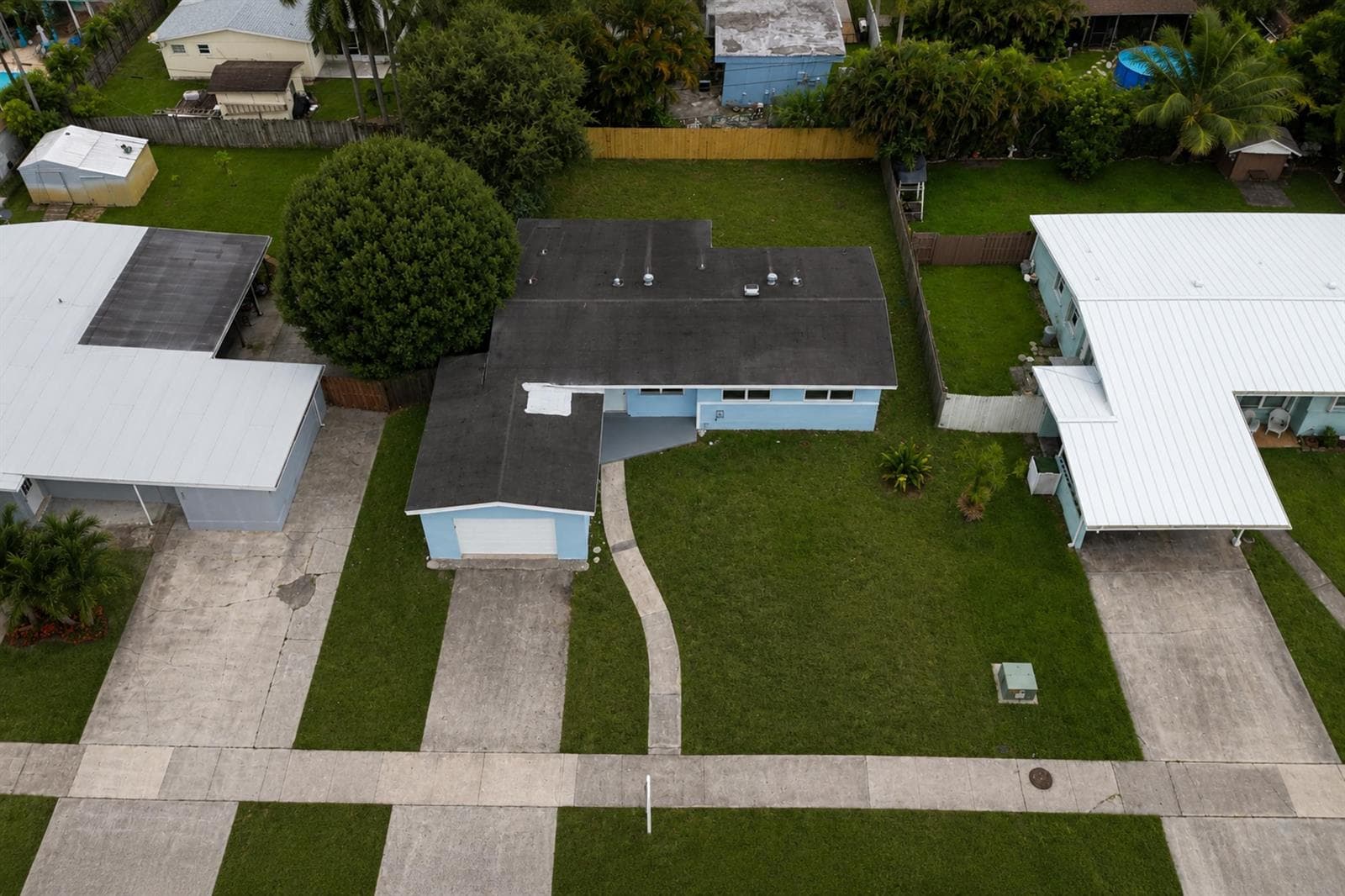 328 PONTE VEDRA Road, Palm Springs, FL 33461 photo 4