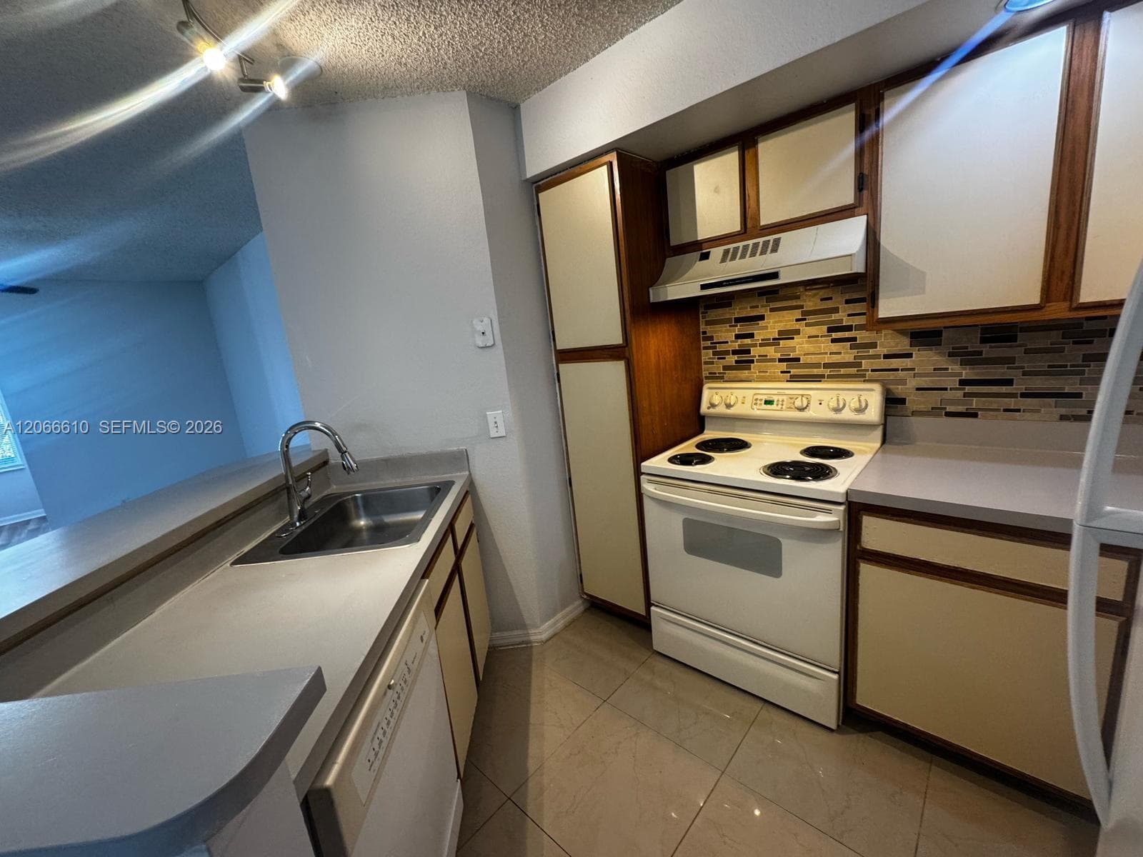 3360 N Pinewalk Dr N # 1324, Margate FL 33063 photo 4