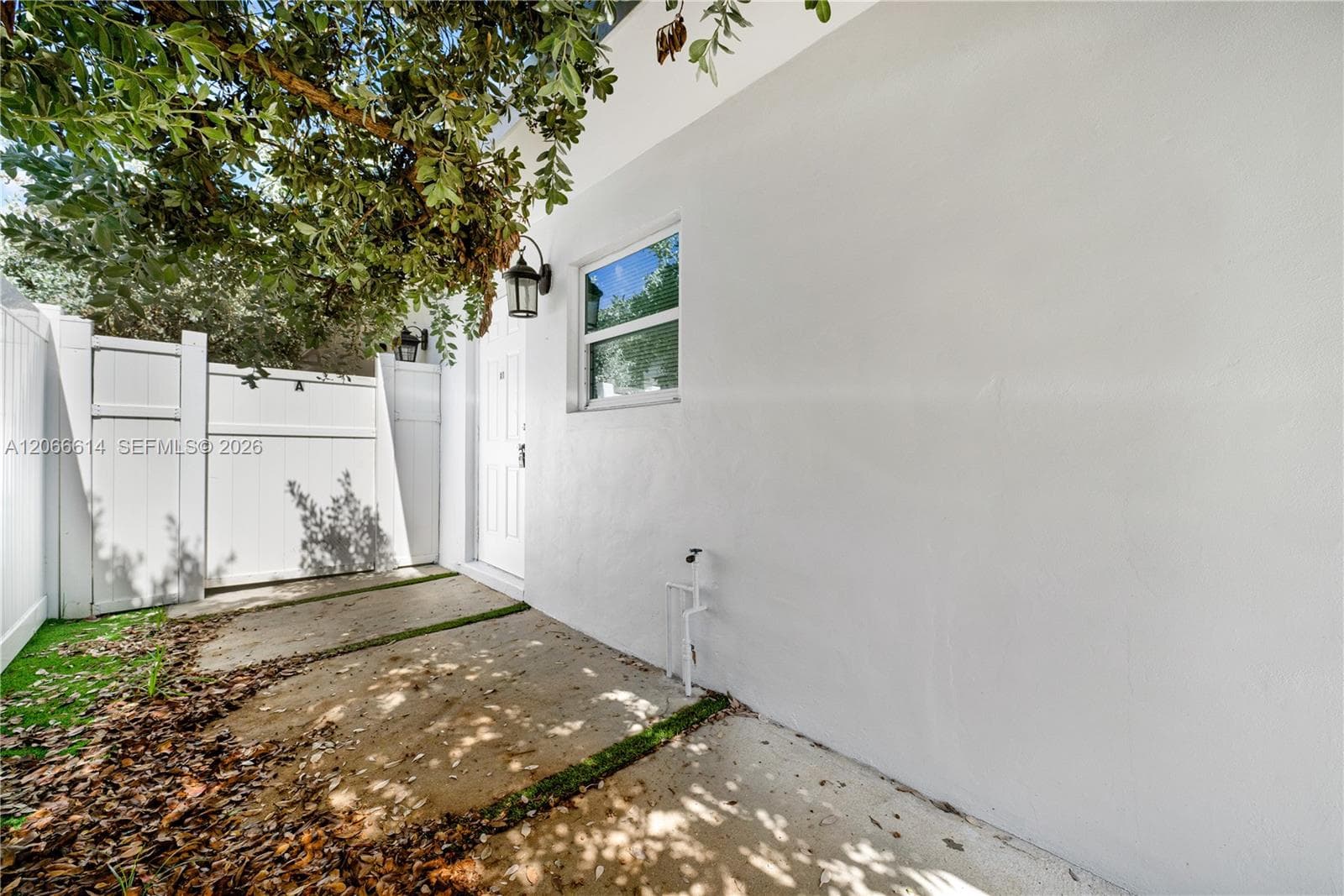 1041 NE 9th ave # A1, Fort Lauderdale FL 33304 photo 2