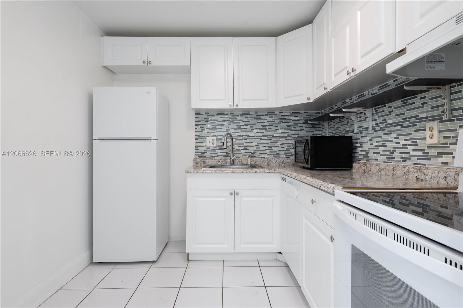 16751 NE 9th Ave # 401, North Miami Beach FL 33162 photo 2