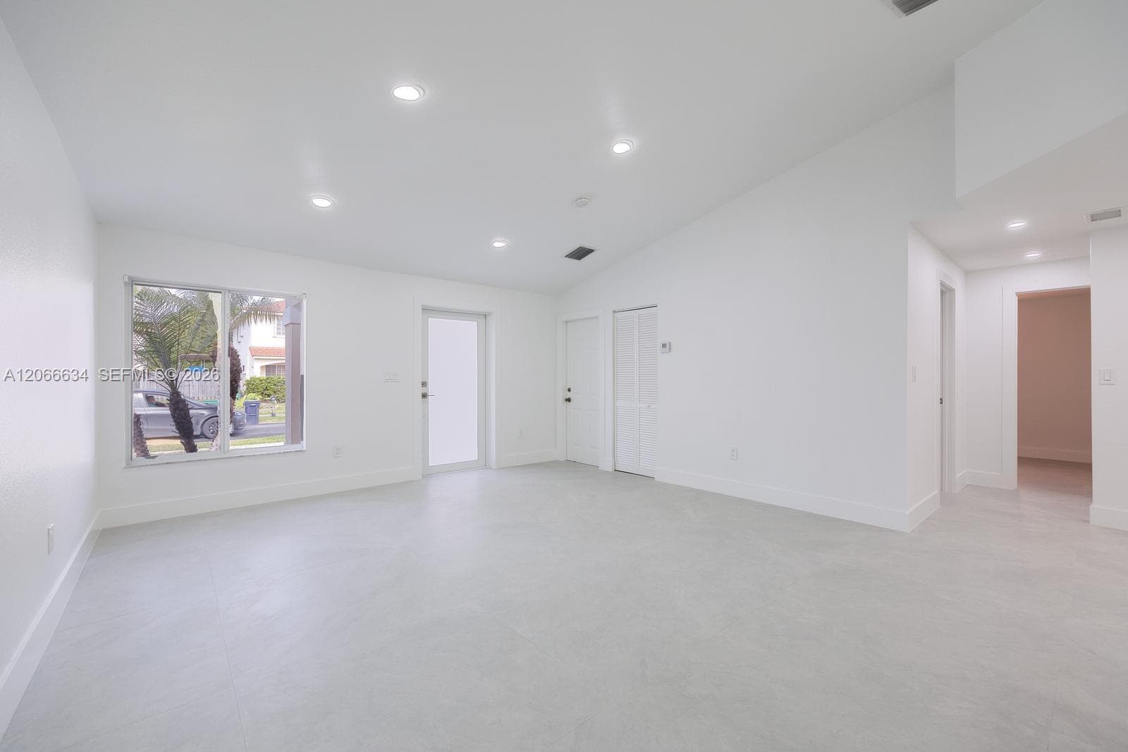 21505 SW 89th Path, Cutler Bay FL 33189 photo 4