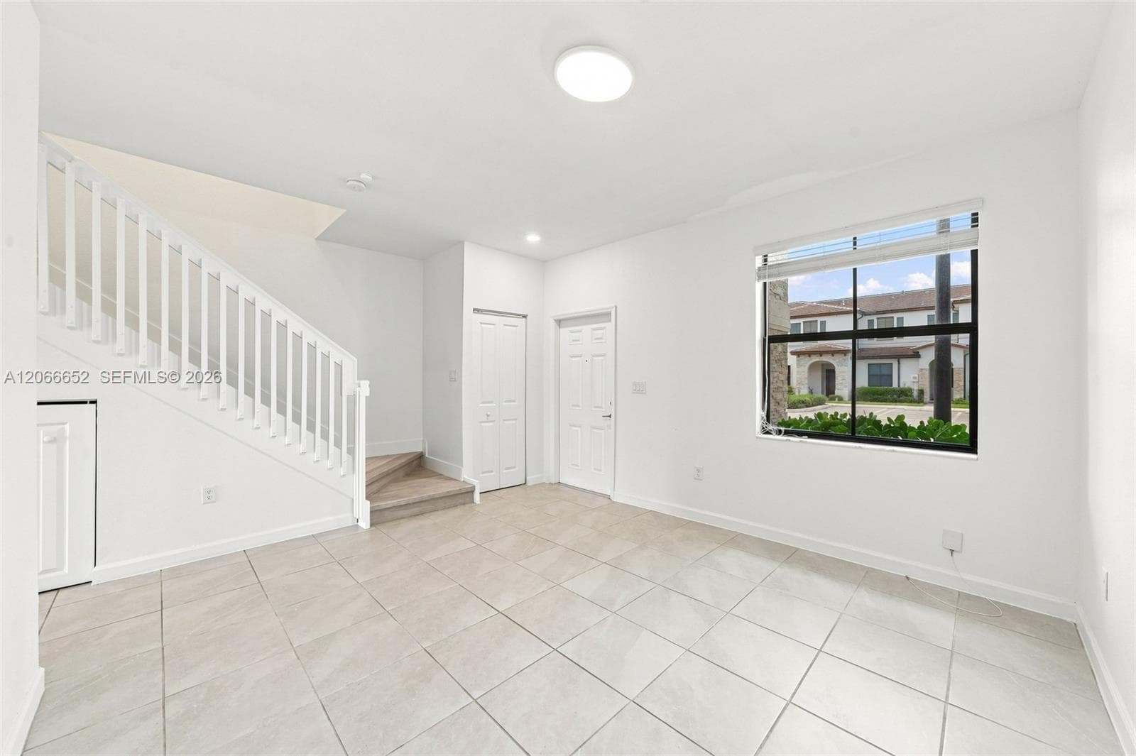 10018 SW 228th Ter, Miami FL 33190 photo 4