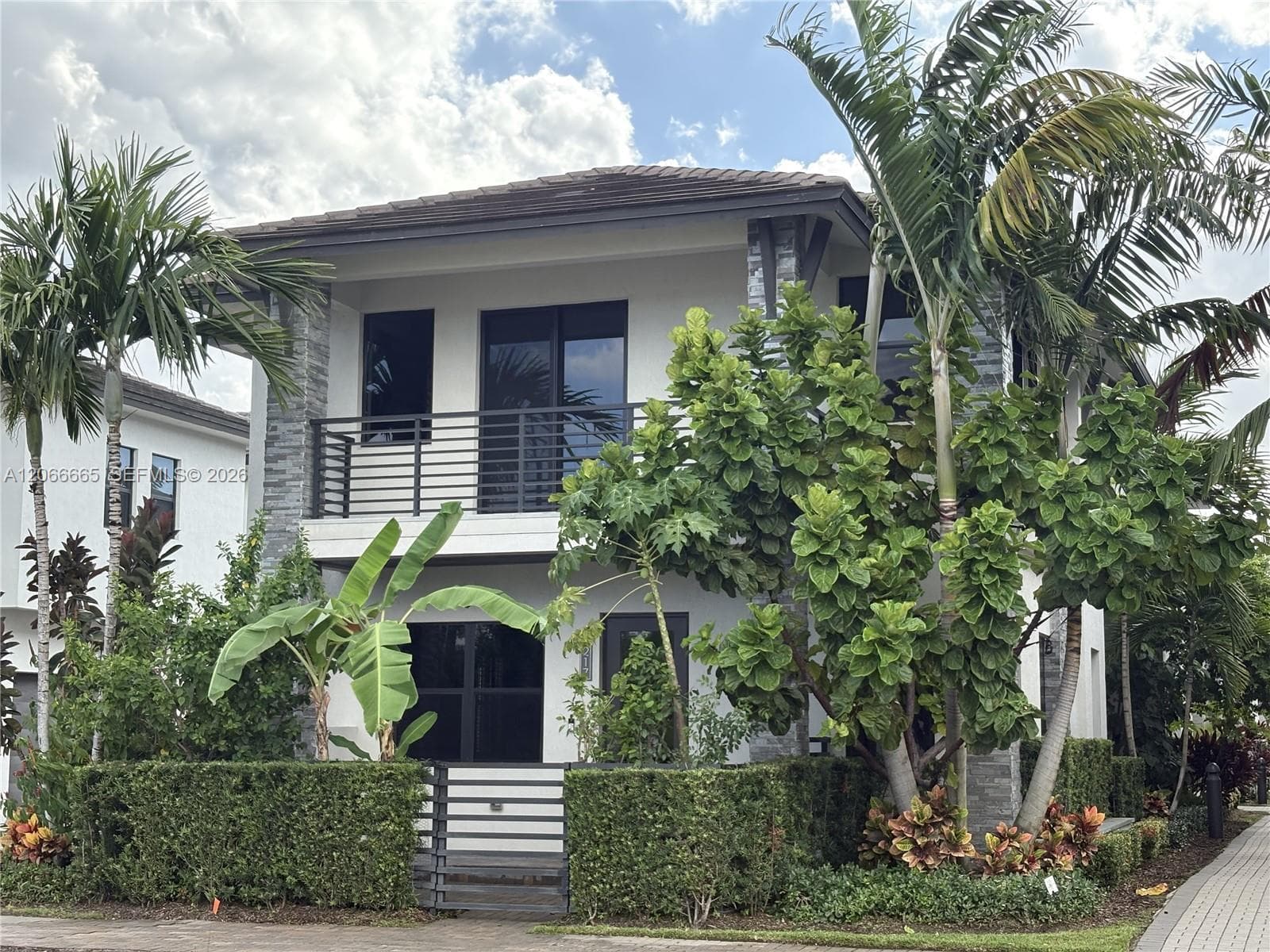 8217 NW 46th St, Doral FL 33166