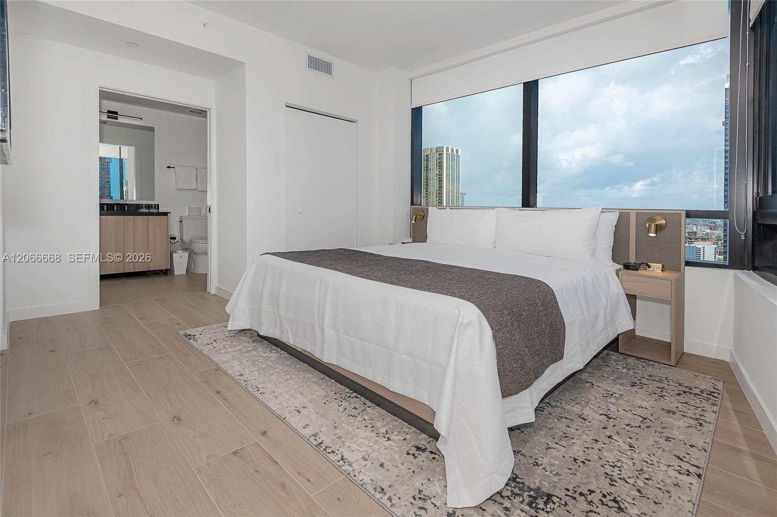 225 N Miami Ave # 2801, Miami, FL 33128 photo 3