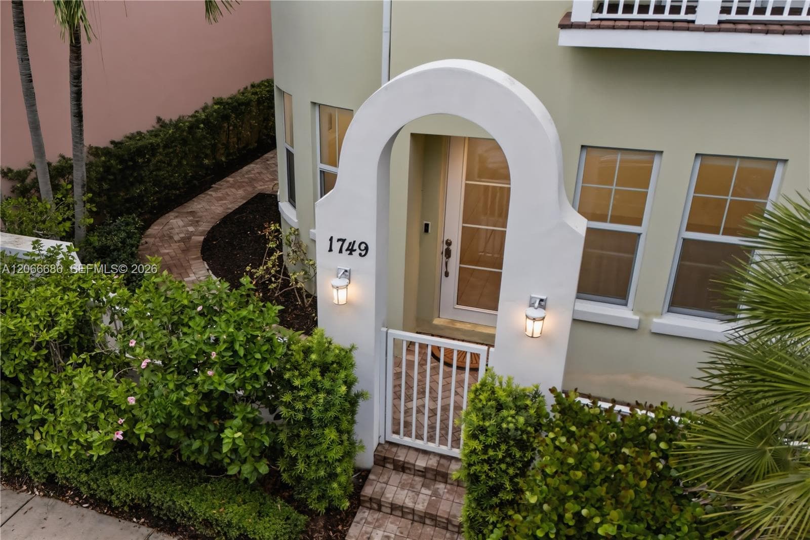 1749 NE 9th St, Fort Lauderdale FL 33304 photo 4