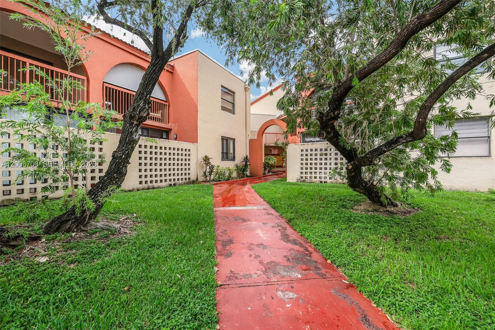 10245 NW 9th St Cir # 9, Miami FL 33172 photo 2