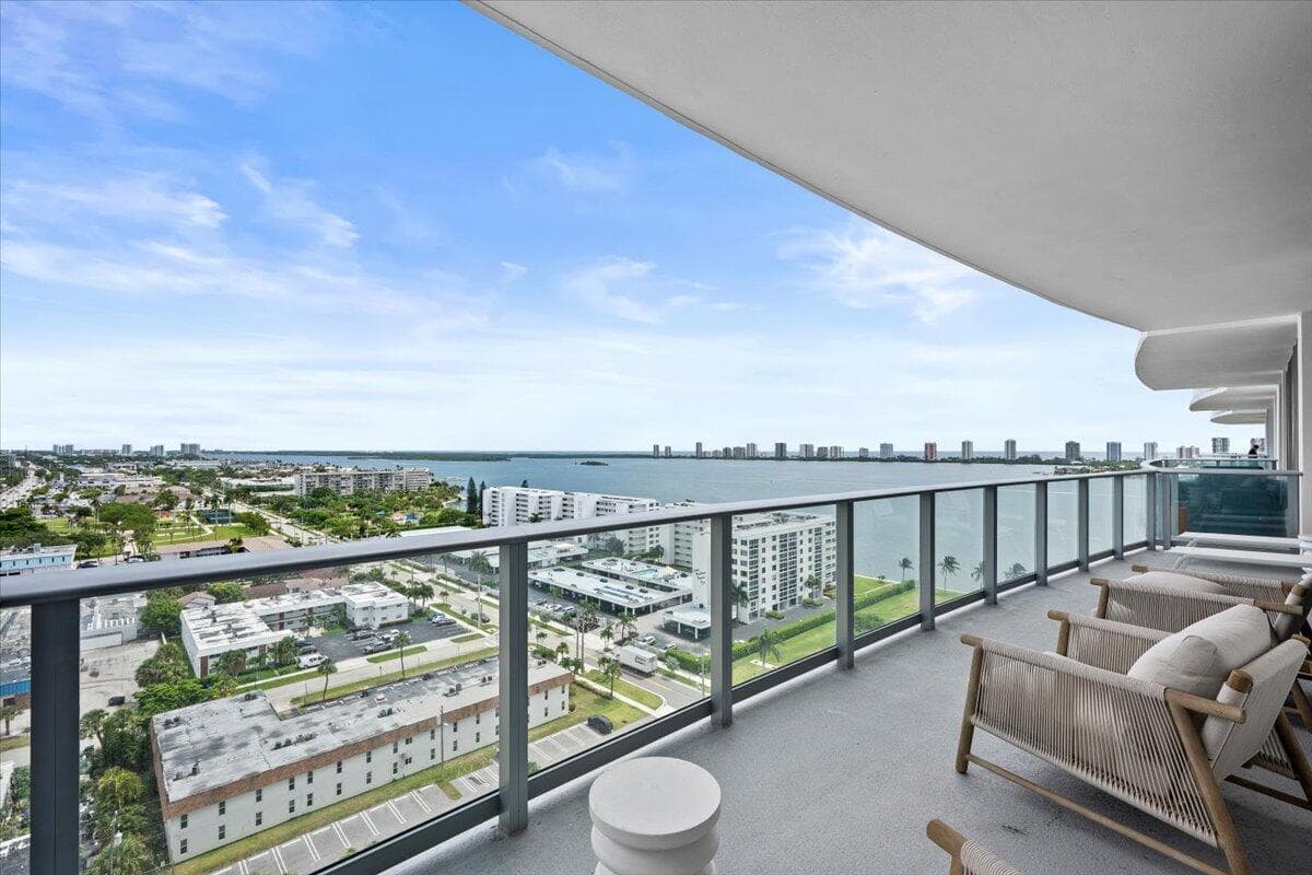 220 Lake Shore Drive # 1513, Lake Park FL 33403