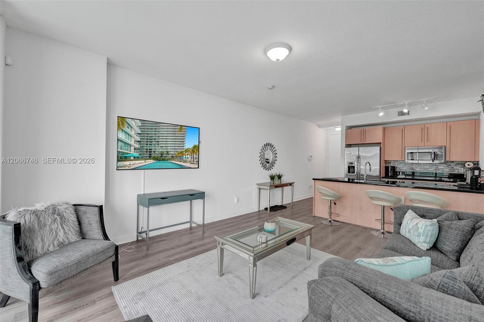 79 SW 12th St # 3608-S, Miami FL 33130