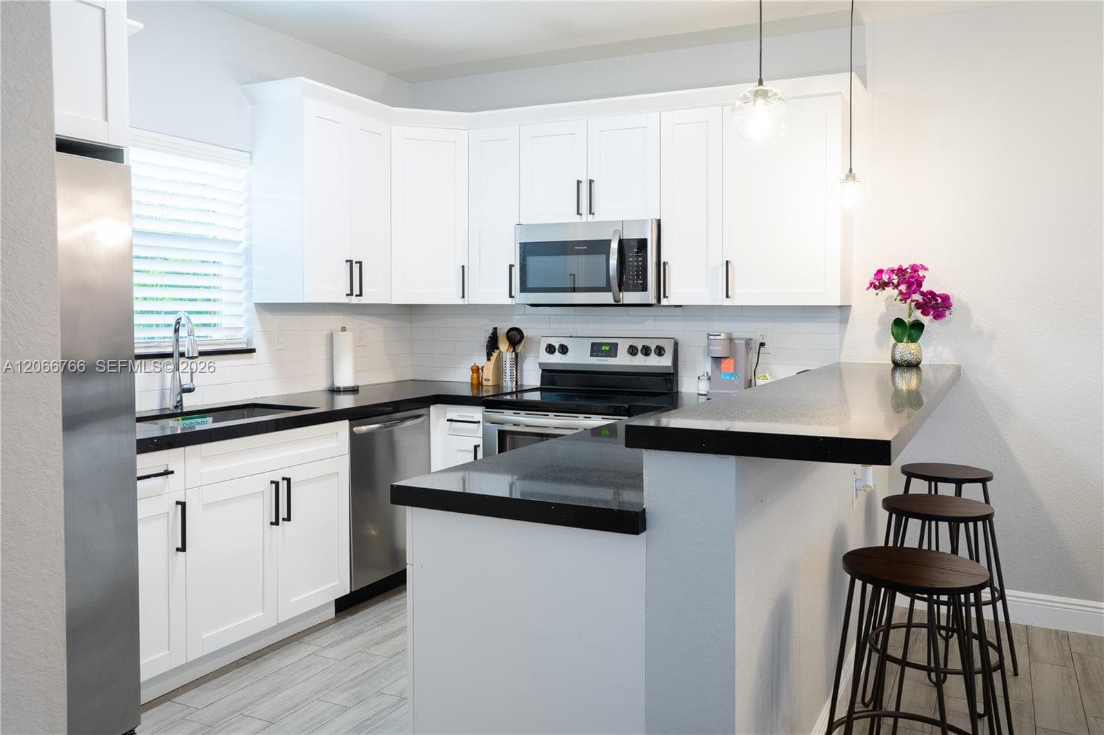 837 NW 14th Way, Fort Lauderdale FL 33311 photo 2