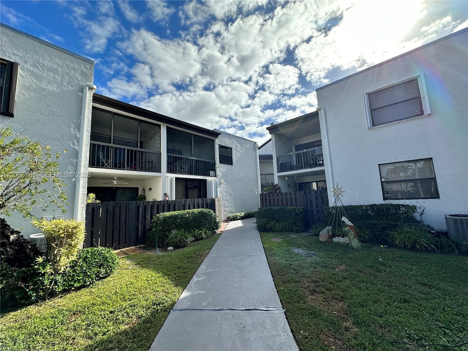 9427 Fontainebleau Blvd # 102-34, Miami, FL 33172