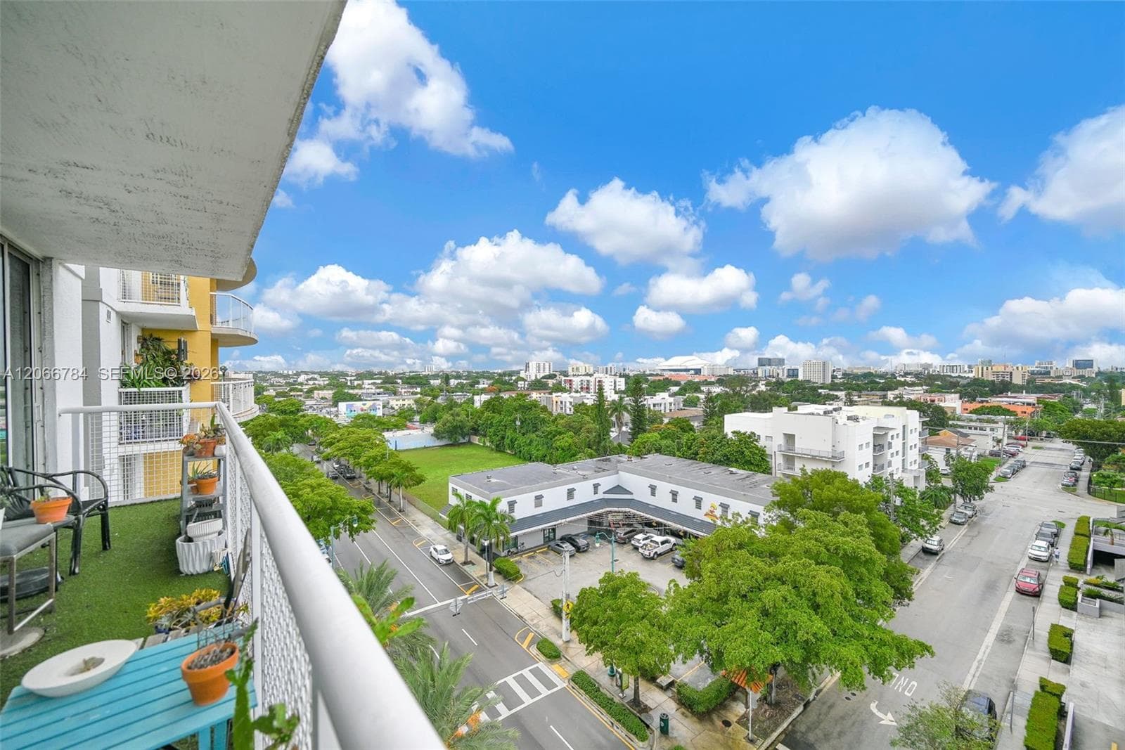 900 SW 8th St # 908, Miami FL 33130 photo 4