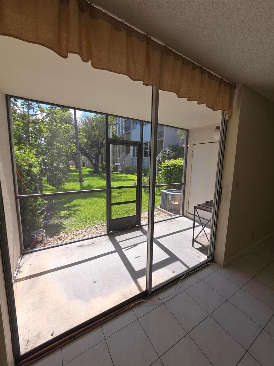 1001 THREE ISLANDS Boulevard # 36, Hallandale Beach FL 33009 photo 4