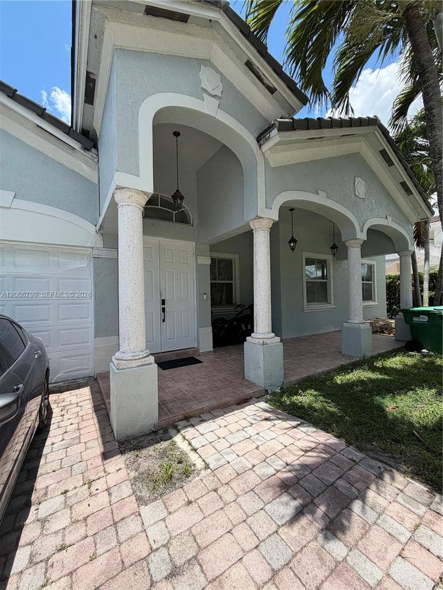 8208 SW 166th Pl, Miami, FL 33193 photo 2