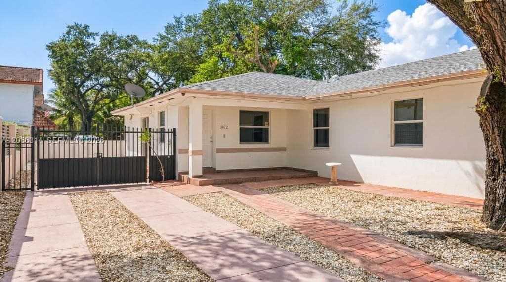 3072 NW 14th St # REAR, Miami, FL 33125 photo 3