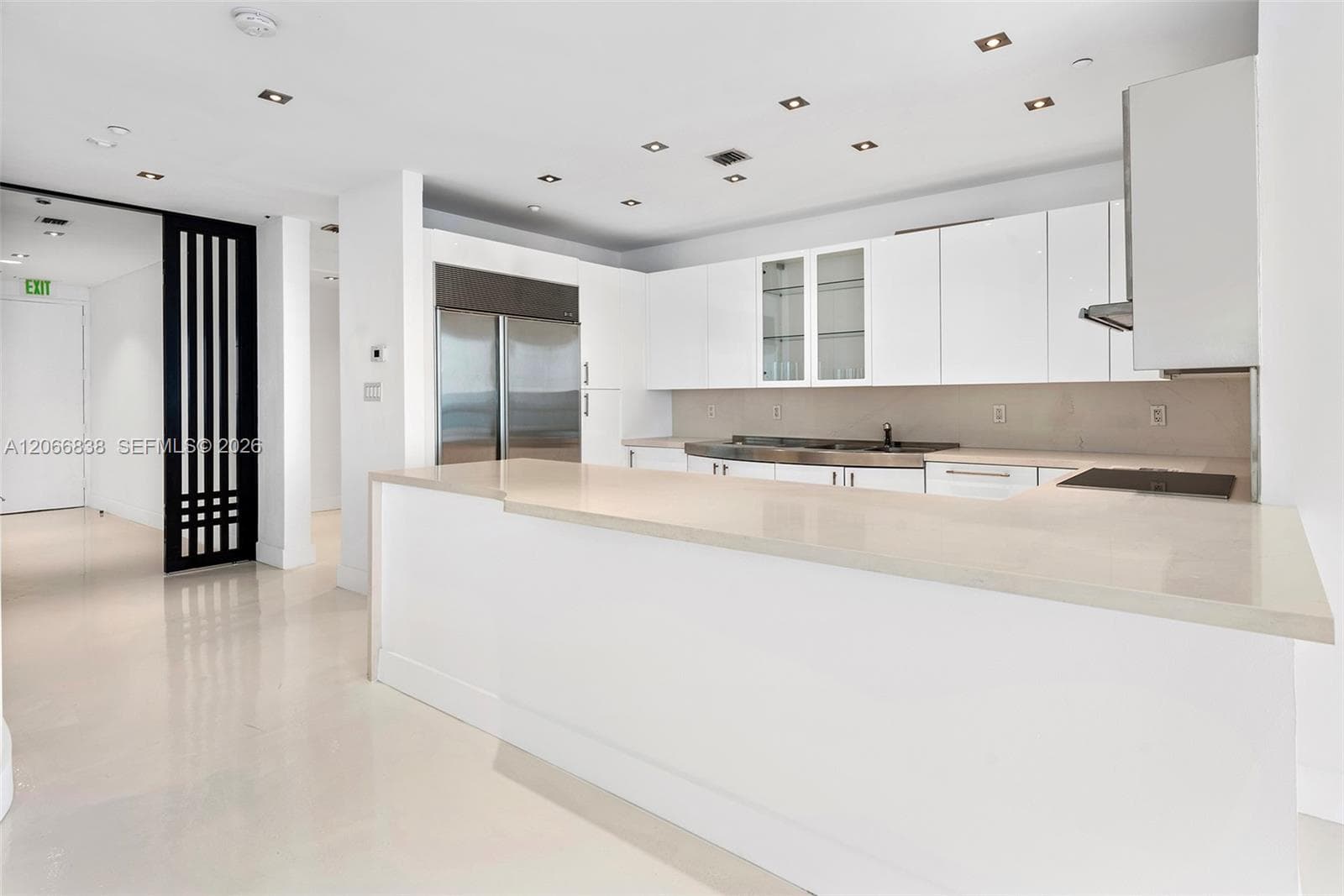 100 S Pointe Dr # 2306, Miami Beach, FL 33139 photo 4