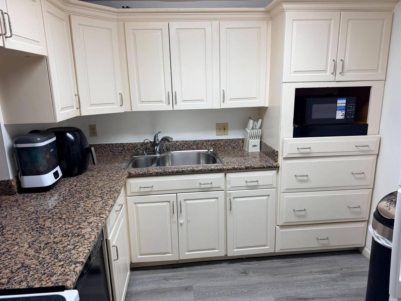 480 EXECUTIVE CENTER Drive # 3H, West Palm Beach FL 33401 photo 2