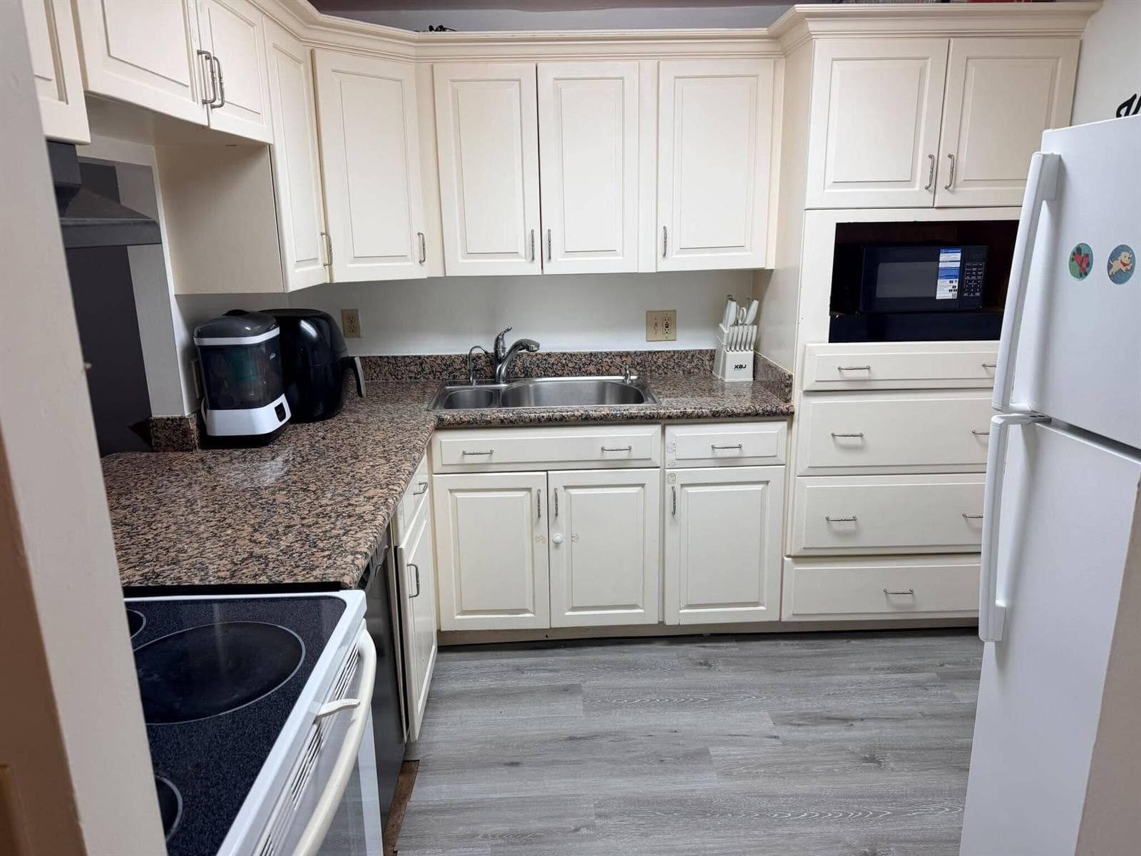 480 EXECUTIVE CENTER Drive # 3H, West Palm Beach FL 33401