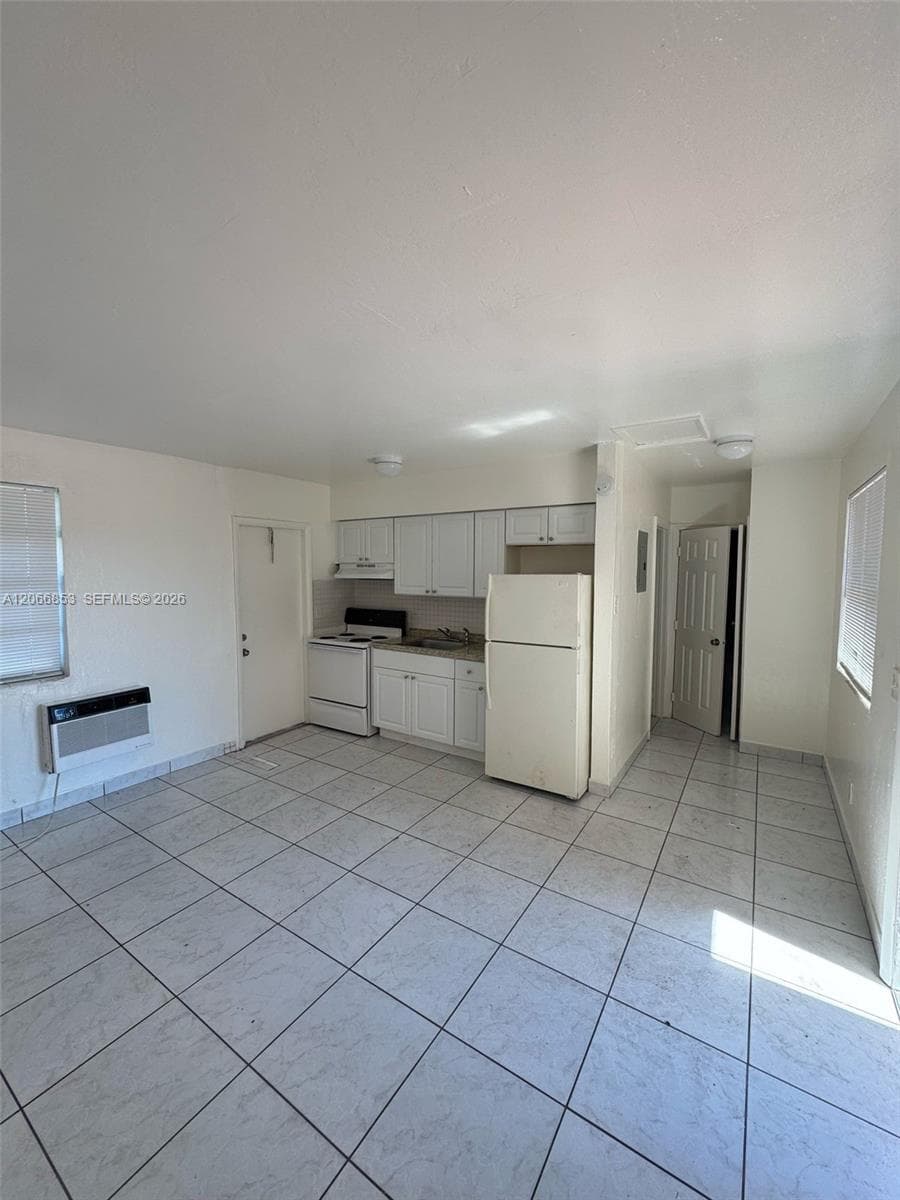 2451 NW 13th Ct # 5, Fort Lauderdale, FL 33311 photo 2