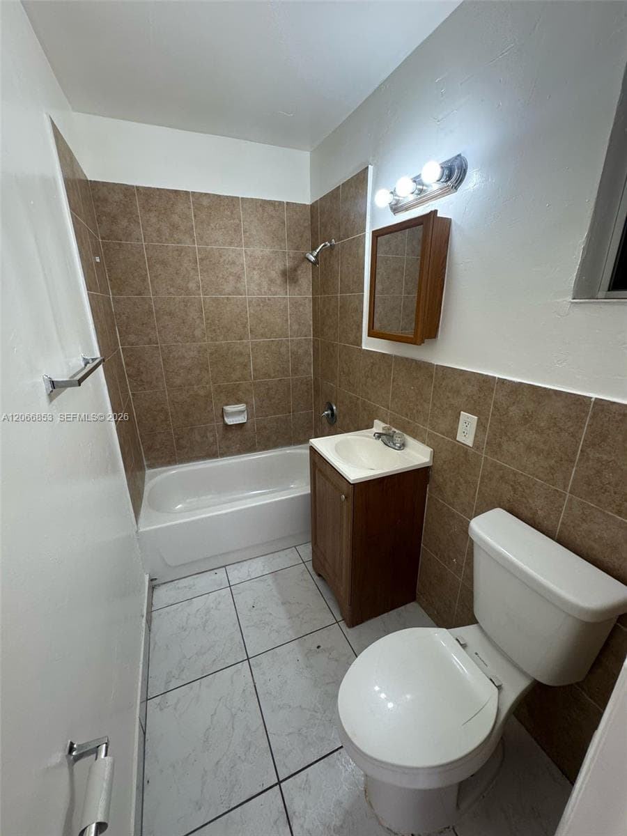 2451 NW 13th Ct # 5, Fort Lauderdale, FL 33311 photo 5
