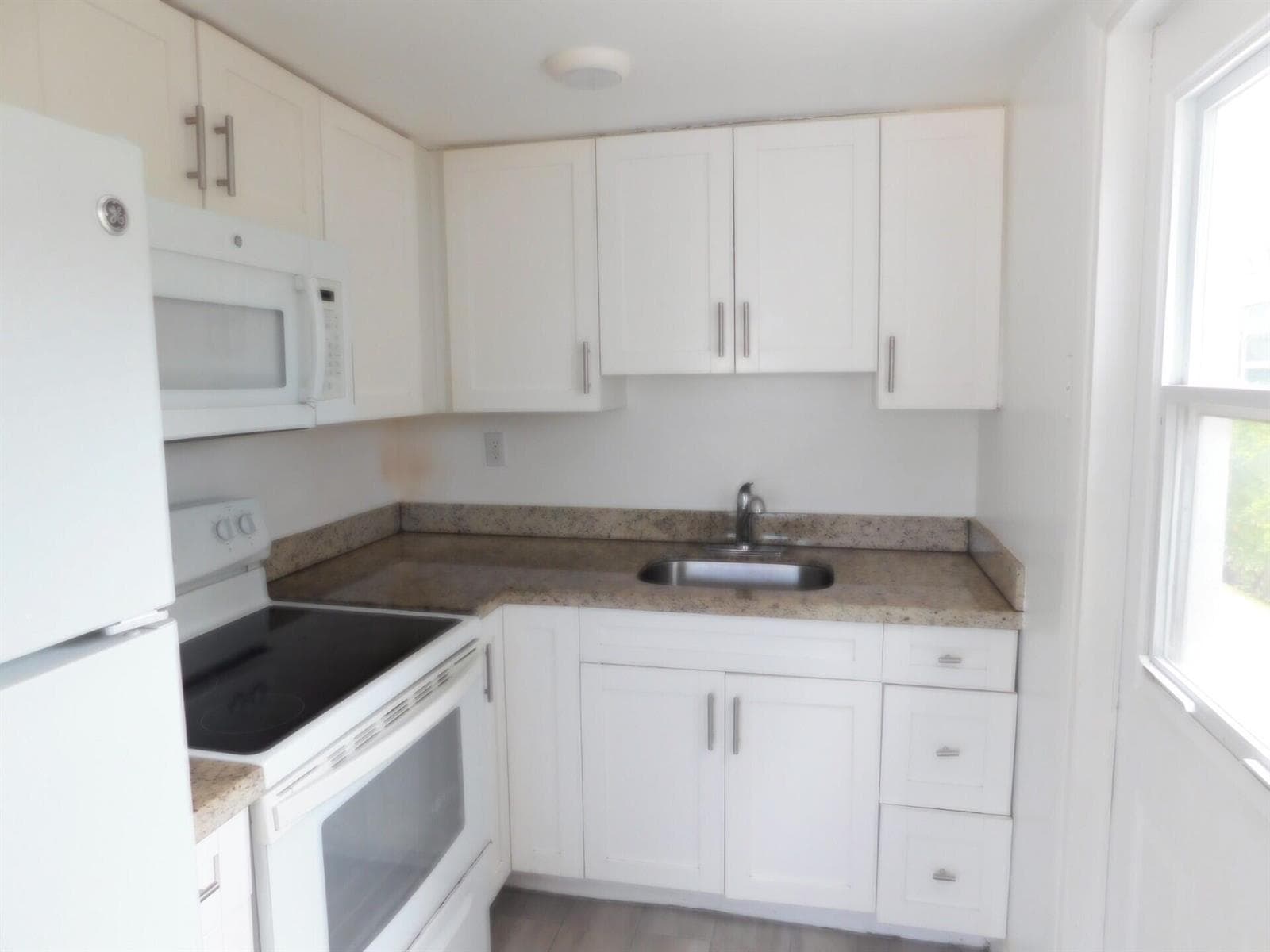 825 NE 6th Street # 3, Fort Lauderdale, FL 33304 photo 3
