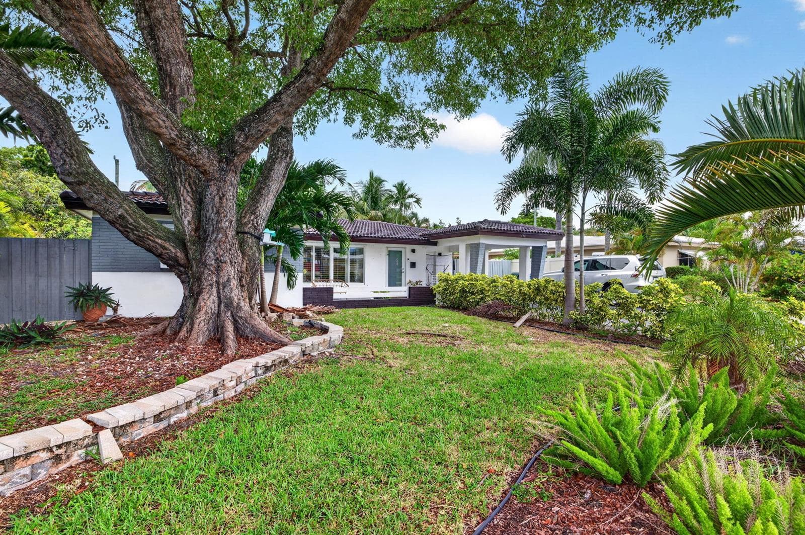 4031 NE 15TH Avenue, Oakland Park FL 33334 photo 2