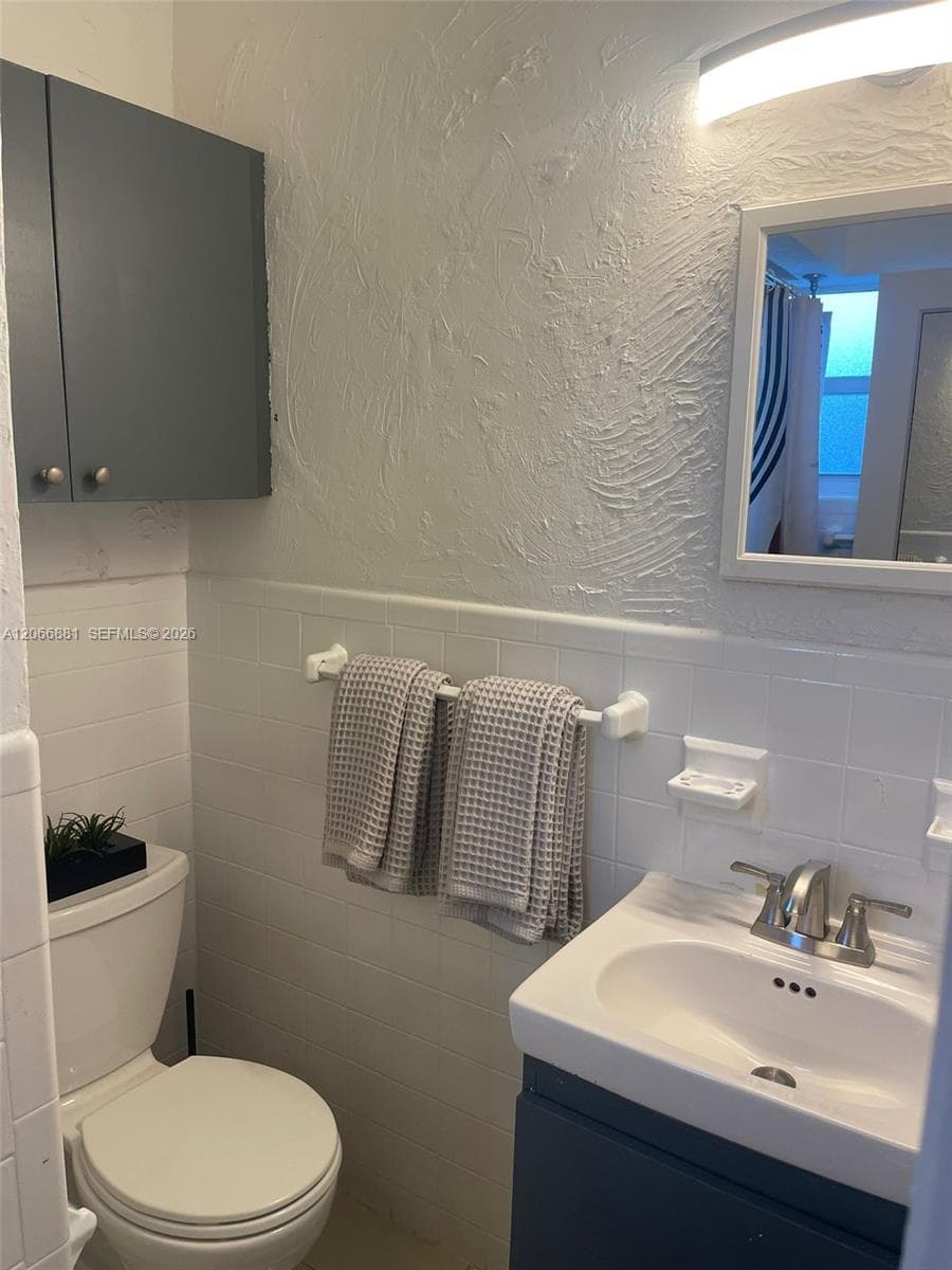 338 Roosevelt St # 1004, Hollywood, FL 33019 photo 5